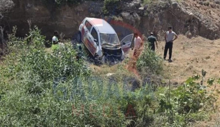 Esentepe’de bir araç kontrolden çıkarak takla attı