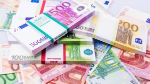Döviz kurları:Dolar 46,65, euro 53,00, sterlin 61,55 TL