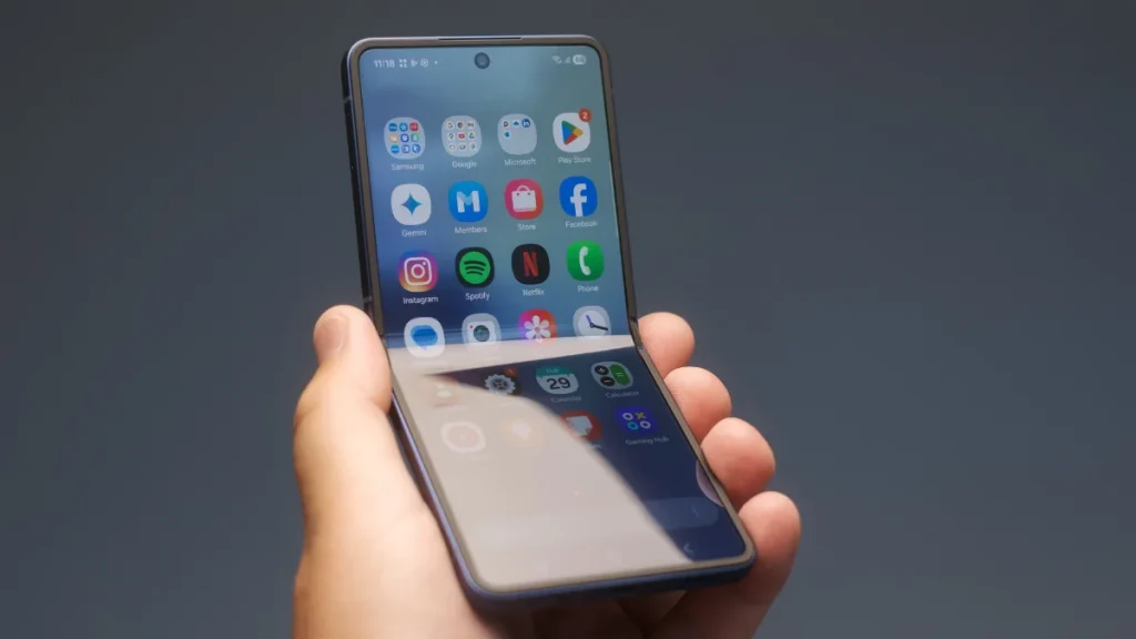 Samsung Galaxy Z Flip8 Hangi Ülkede Exynos 2600 Kullanacak?