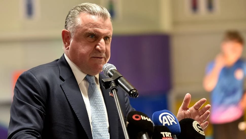 Türkiye Gençlik ve Spor Bakanı Bak’tan CONIFA Avrupa şampiyonu KKTC Milli Takımı’na tebrik