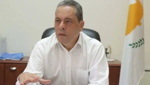 Rum Savunma Bakanı Palmas: “Yunan F-16’ları ve Fransız askeri varlığının kalıcı değil”