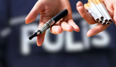 Girne Turizm Limanı’nda beyan edilmemiş sigara paketleri ve elektronik sigaralar ele geçirildi!