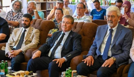 Ata Atun’un “KKTC politik tarihi, Kıbrıs siyasetine akademik bakış” kitabının 18. cildi tanıtıldı