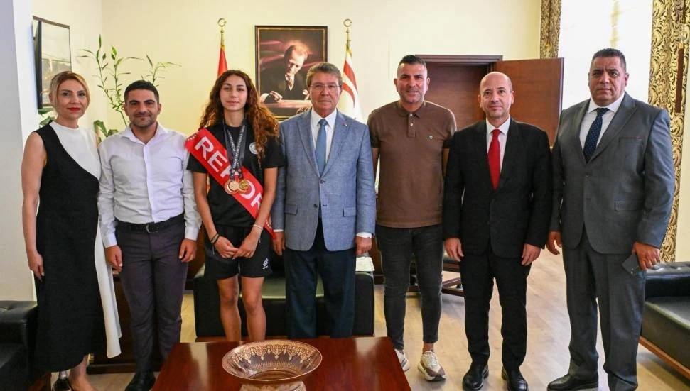 Üstel, Milli Atlet Ada Kafa’yı kabul etti: Seninle gurur duyuyoruz
